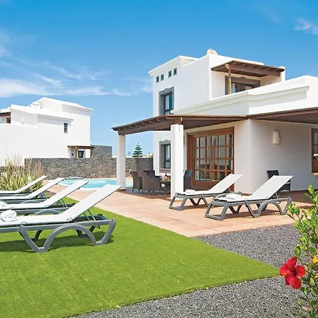 Playa Blanca Sleeps 6 Air Con Wifi بلايا بلانكا